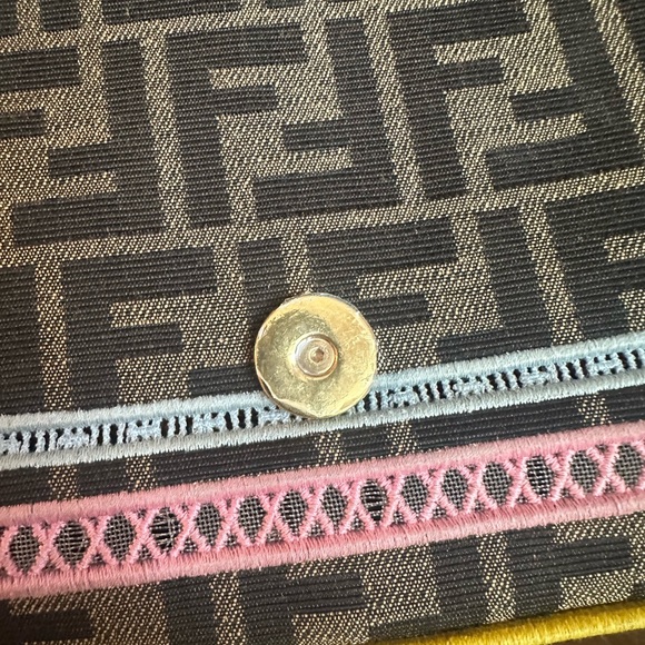 Fendi Zucca Floral Embroidered Baguette Medium - Picture 12 of 16